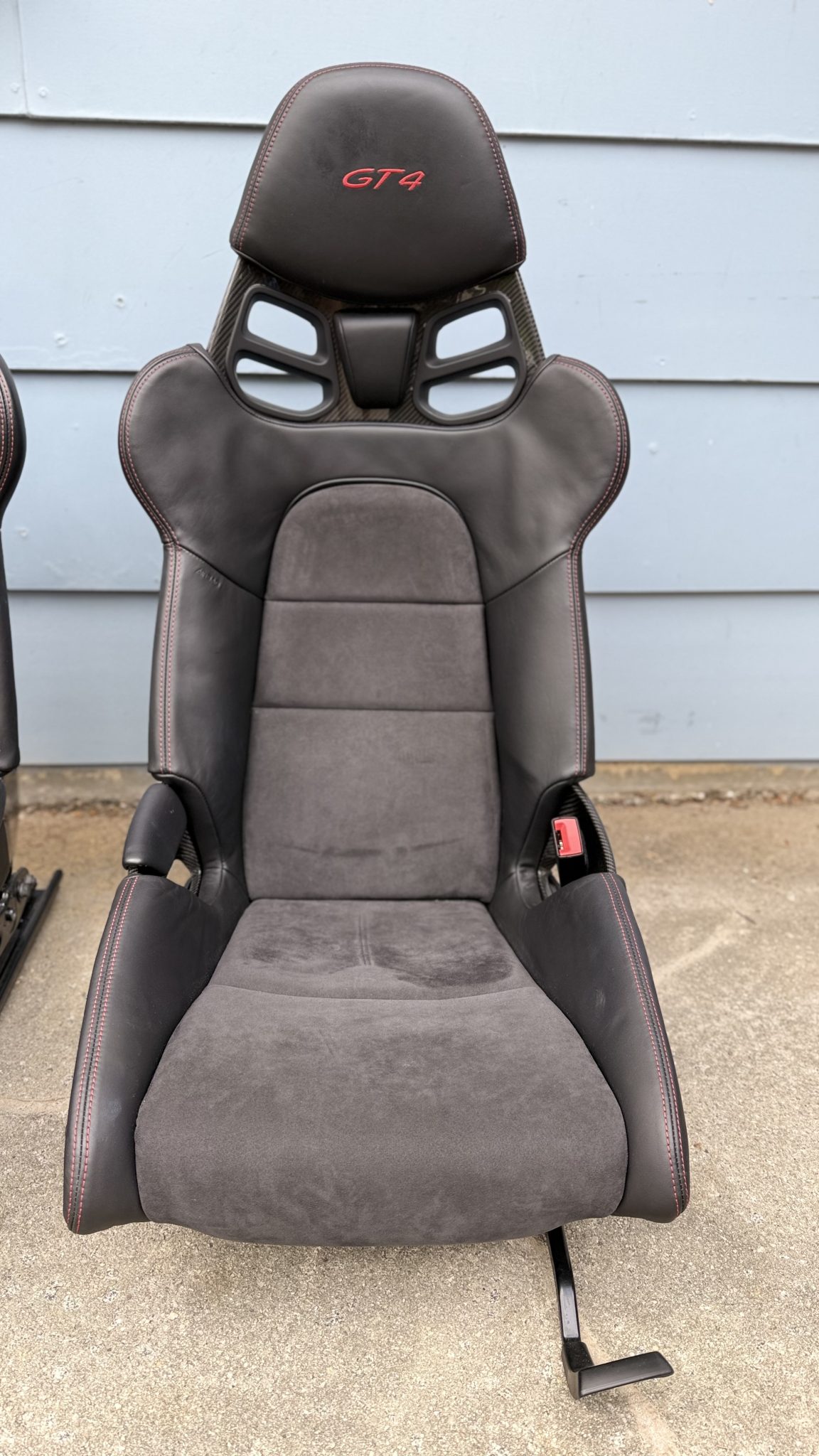 Porsche Cayman GT4 Lightweight Bucket Seats - Image 3