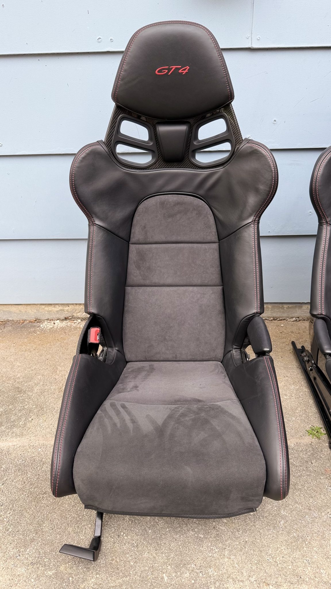 Porsche Cayman GT4 Lightweight Bucket Seats - Image 2