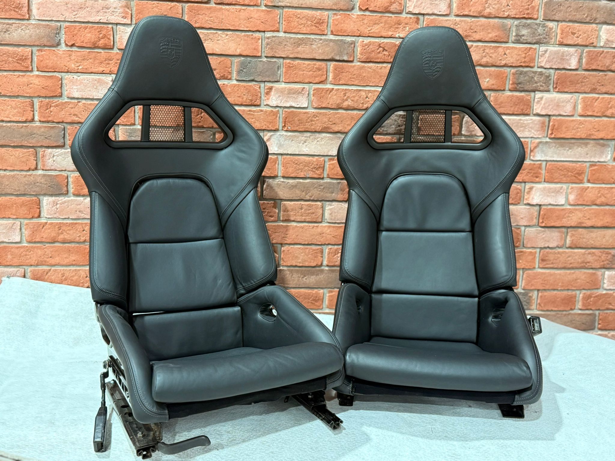 Porsche 997 Sport Bucket Seats - Image 2