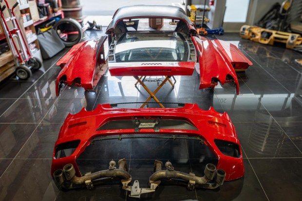 Collection of Ferrari F430 Parts - Image 7
