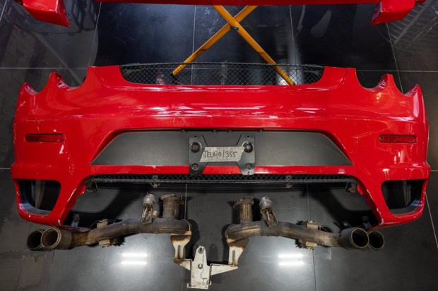 Collection of Ferrari F430 Parts - Image 5