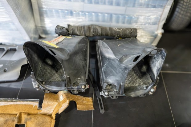 Collection of Ferrari F430 Parts - Image 4