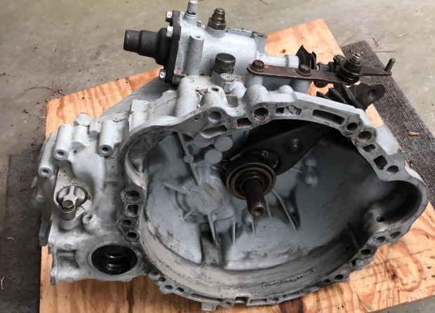 Modified Toyota 4A-GE Inline-Four Engine and 6-Speed Gearbox - Image 4
