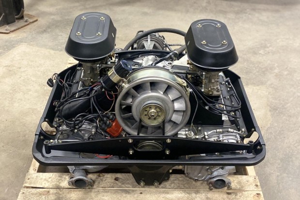 Porsche 911 2.2L Engine and Five-Speed Transaxle - Image 7