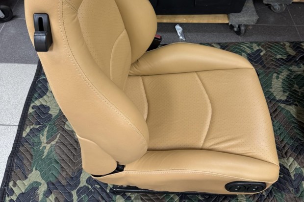 Recaro Sport Seats for Porsche 993 - Image 6