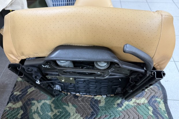 Recaro Sport Seats for Porsche 993 - Image 4