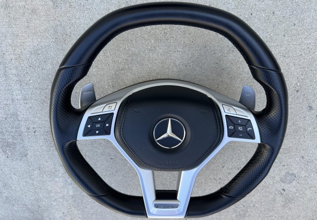 Mercedes-Benz C63 AMG Coupe Seats and Interior Trim - Image 5