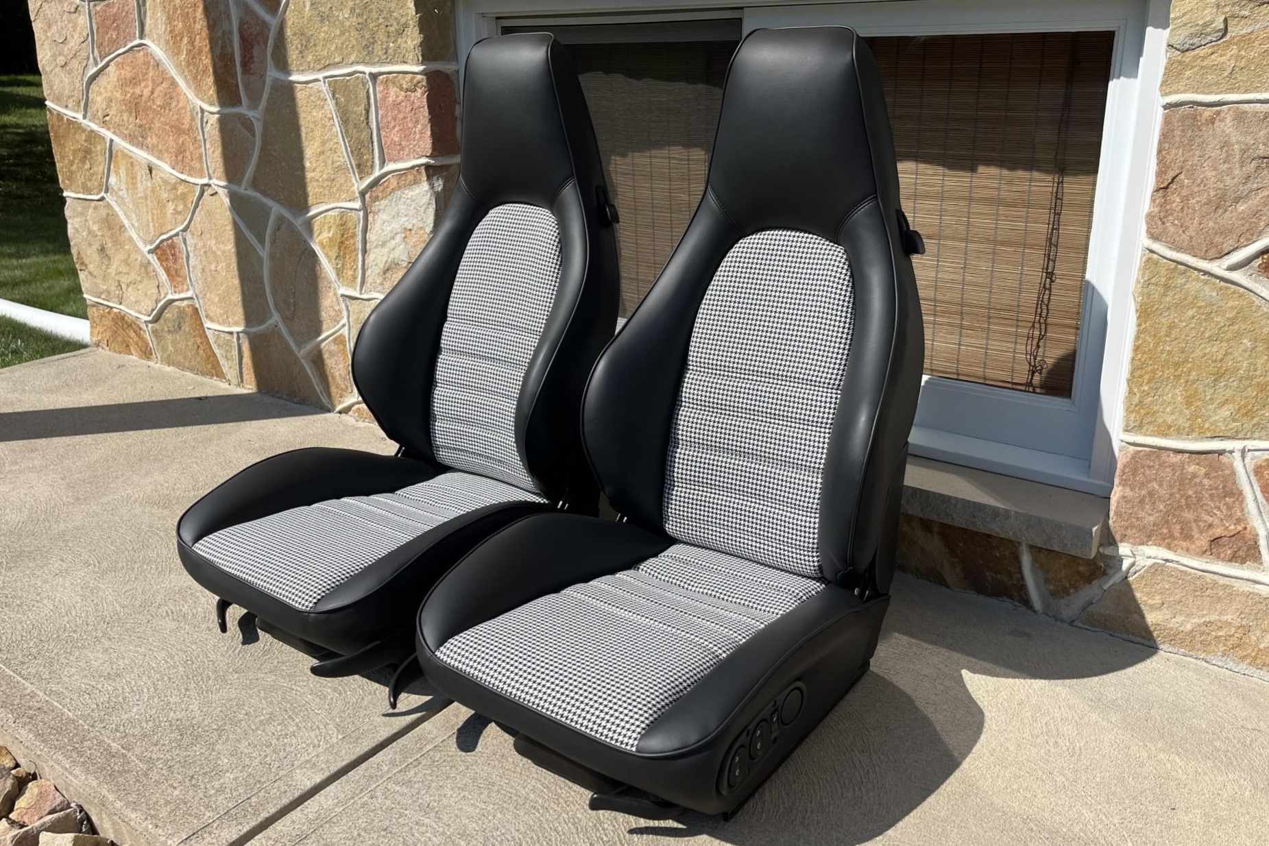 No Reserve: Recaro Sport Seats for Porsche