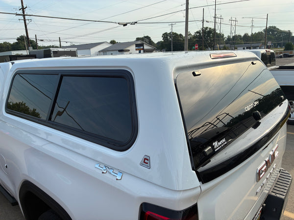 Used Chevy Silverado 2019-2025 6.5' short bed used topper LOCATION: N-3-1 CODE: CMK