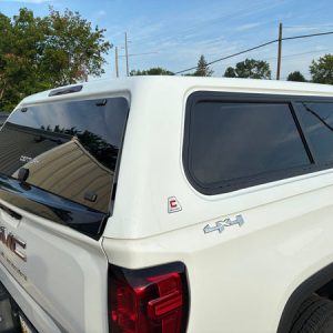 Used Chevy Silverado 2019-2025 6.5' short bed used topper LOCATION: N-3-1 CODE: CMK