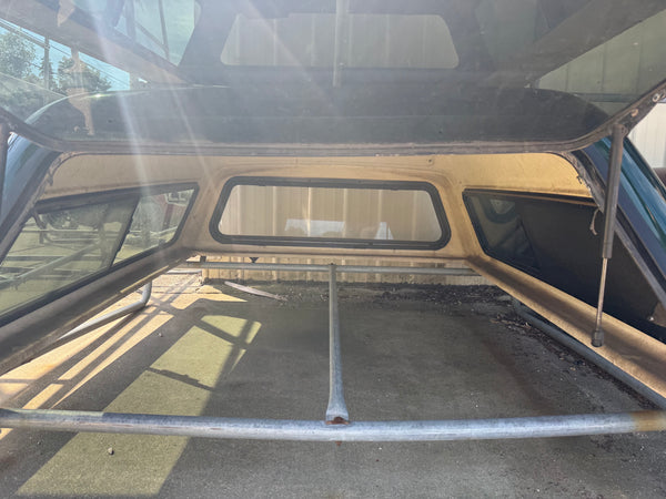 Used Chevy Silverado / GMC Sierra 2014-2018 1500 EXT cab 6.5' short bed used topper LOCATION: N-1-1 Code: CMR