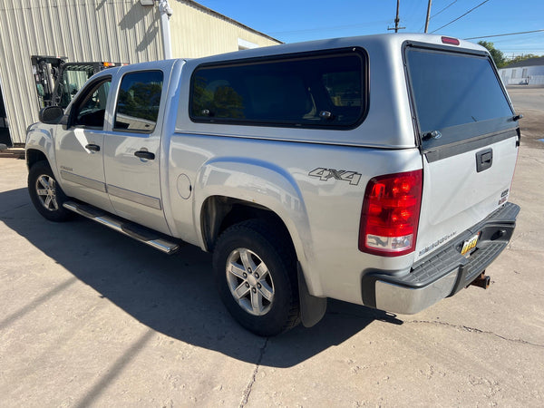 Used GMC SIERRA 07-2013 Crew Cab 5.8' extra short bed used topper LOCATION: N-4-3 CODE: CNMMM003