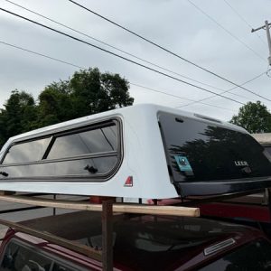Used GMC Sierra 1500 2019-2025 Crew 6.5' short bed truck topper LOCATION: B-1-3 CODE: CNMMF005