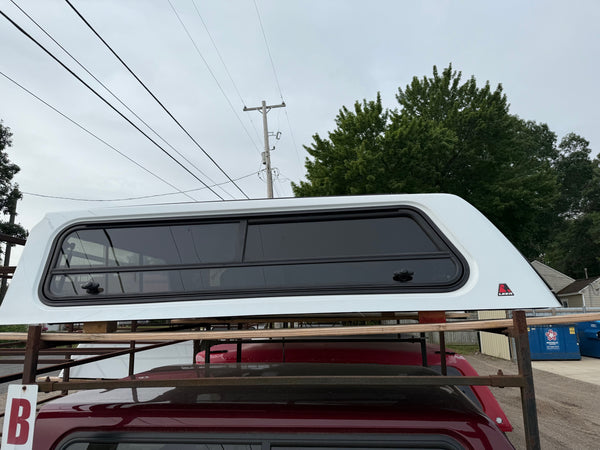 Used GMC Sierra 1500 2019-2025 Crew 6.5' short bed truck topper LOCATION: B-1-3 CODE: CNMMF005